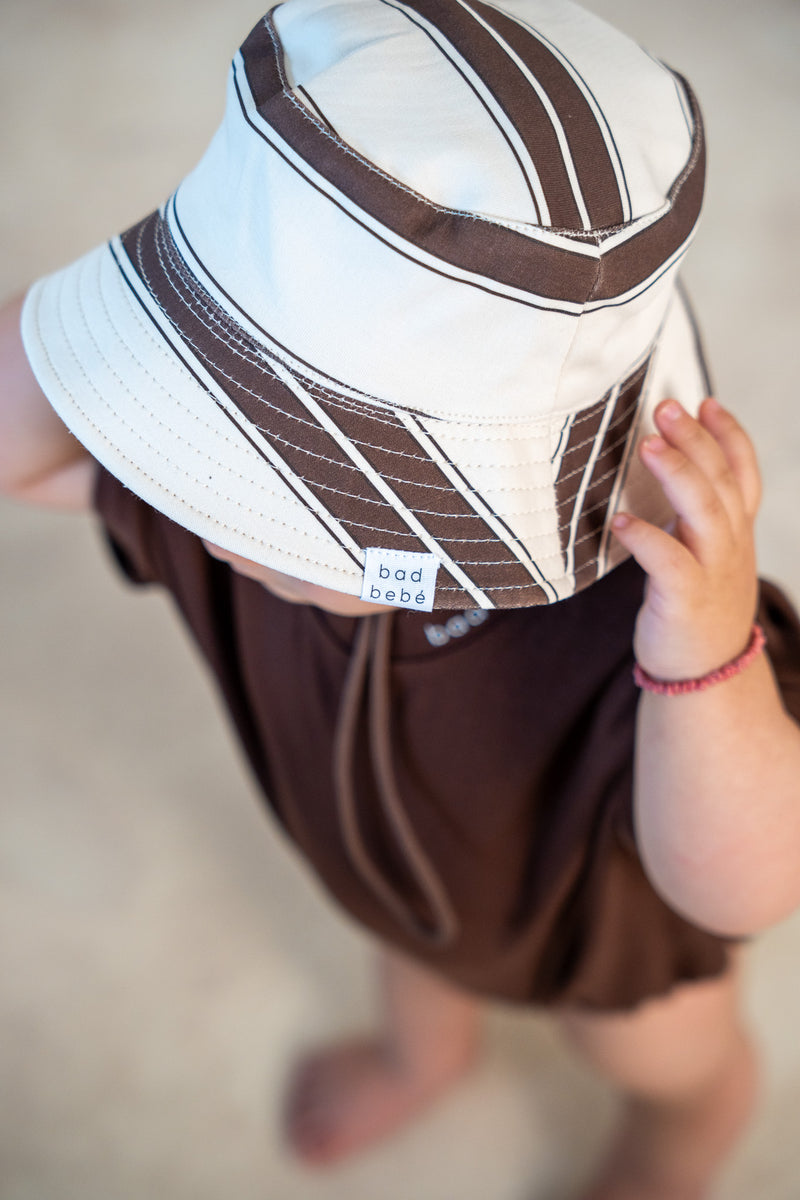 THROWING SHADE BUCKET HAT