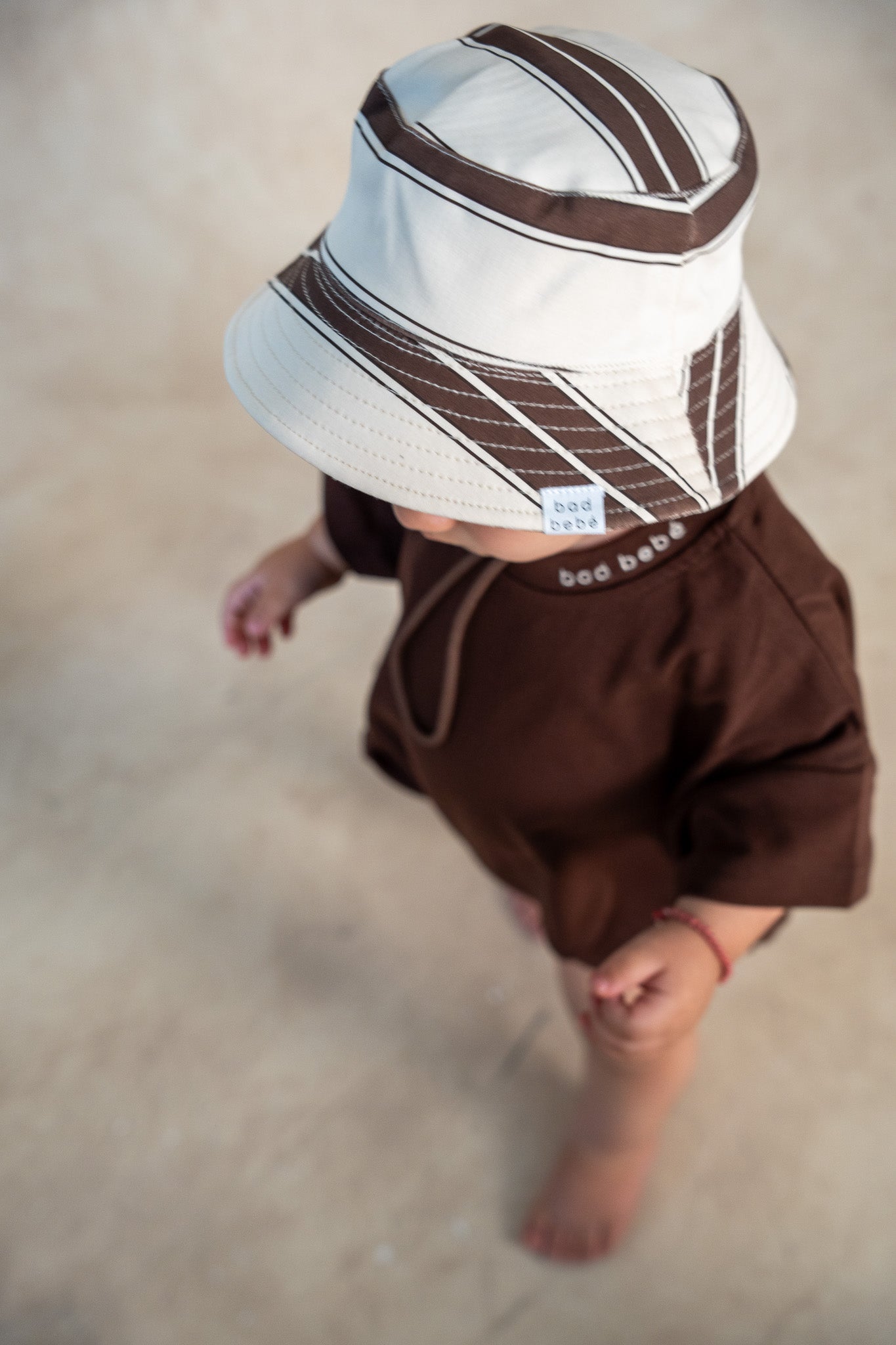 THROWING SHADE BUCKET HAT