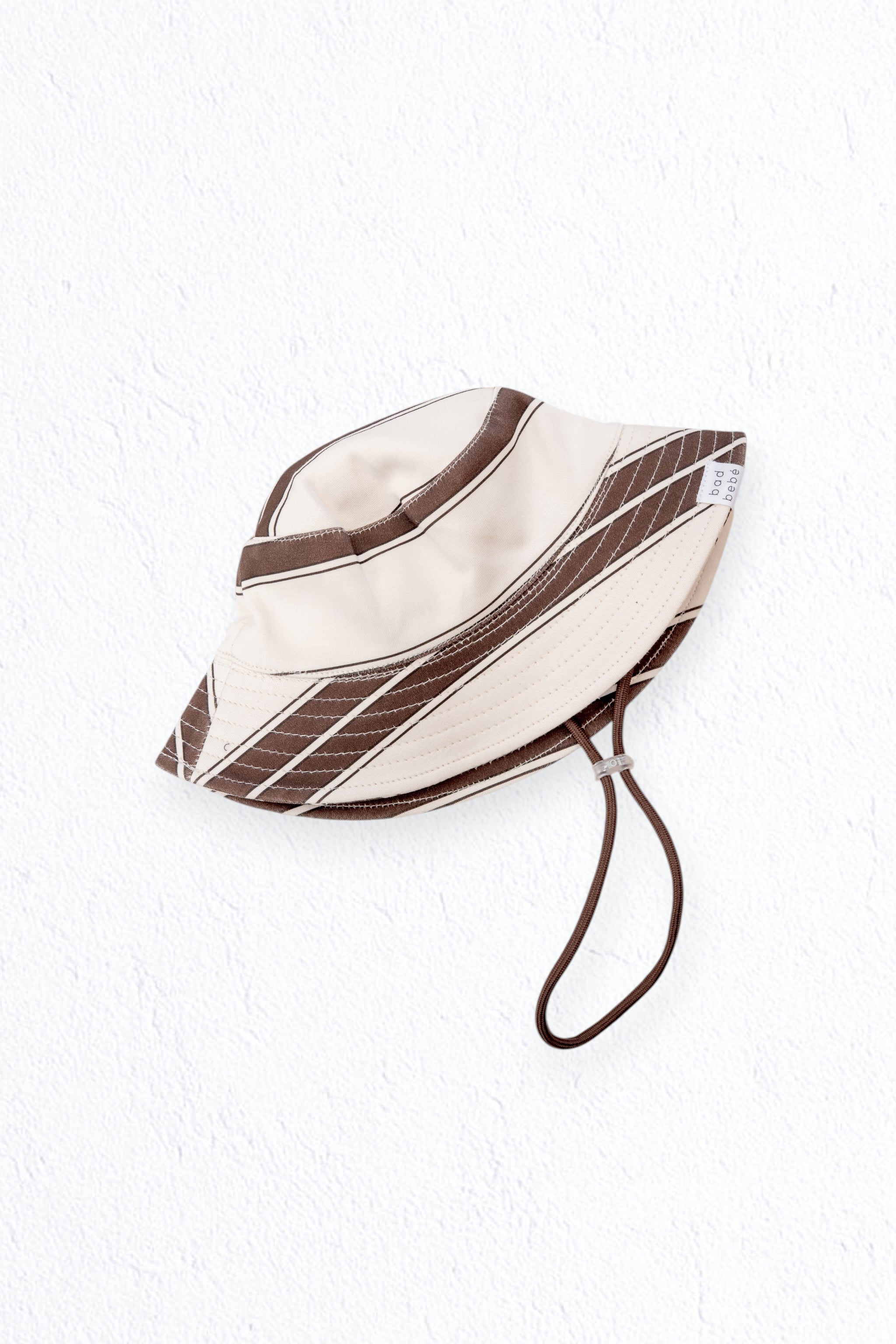 THROWING SHADE BUCKET HAT