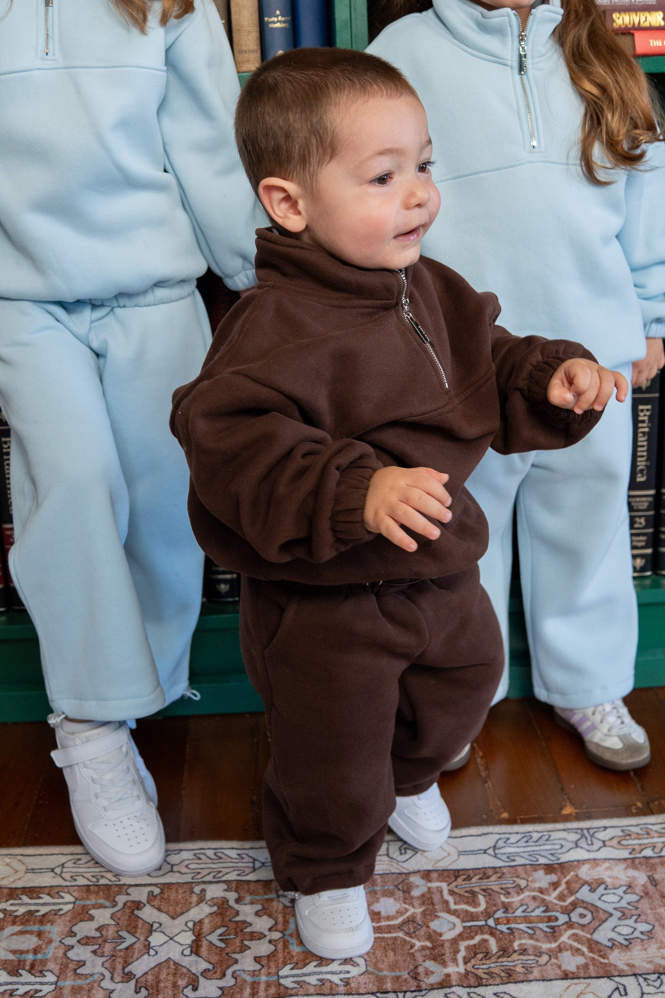 TIME OUT TRACKSUIT - CHOCOLATE